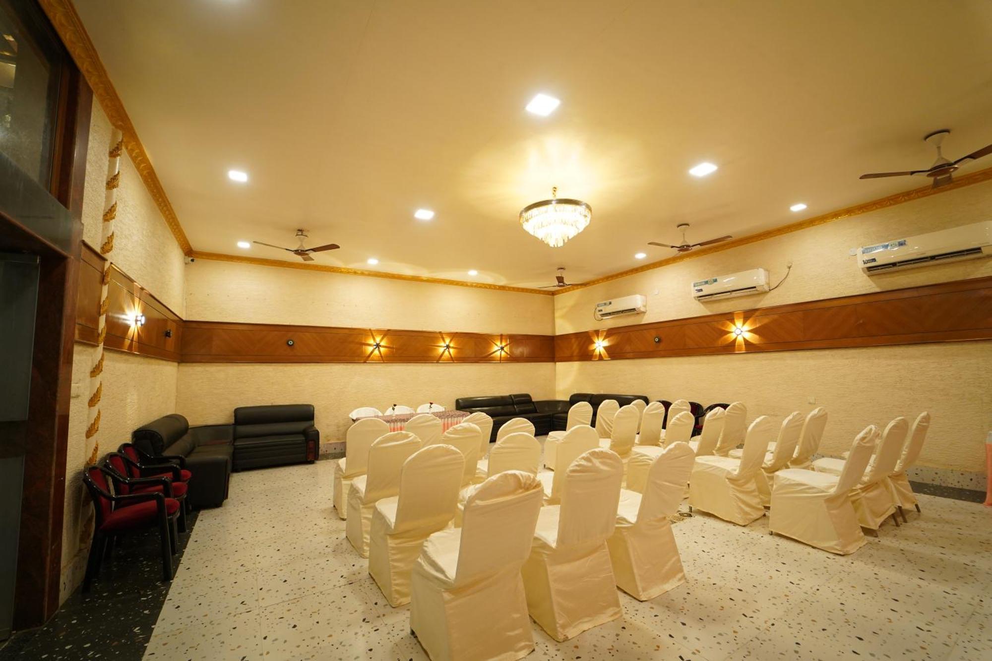 Hotel Ananta Sayana 부바네스 외부 사진