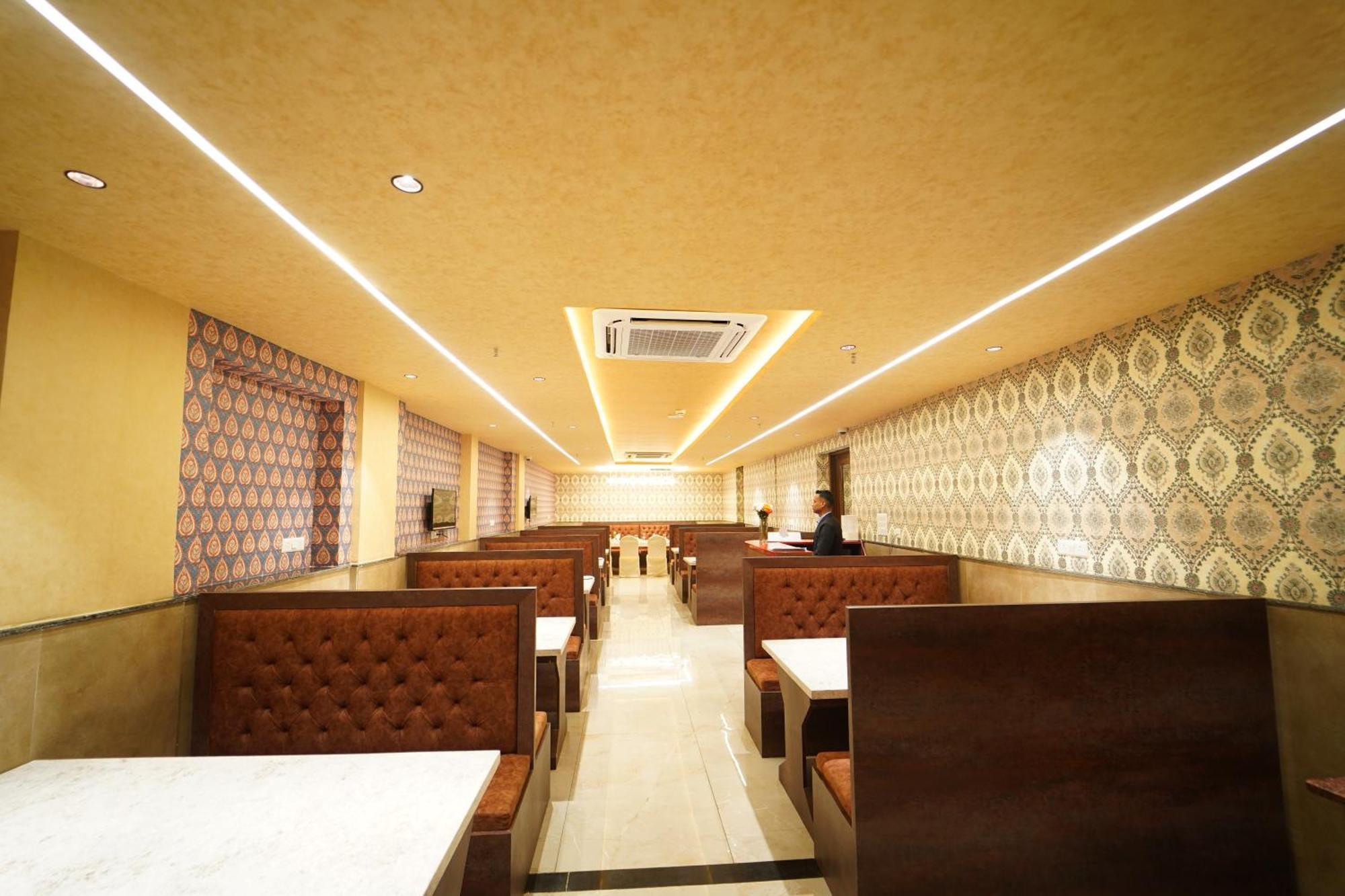 Hotel Ananta Sayana 부바네스 외부 사진